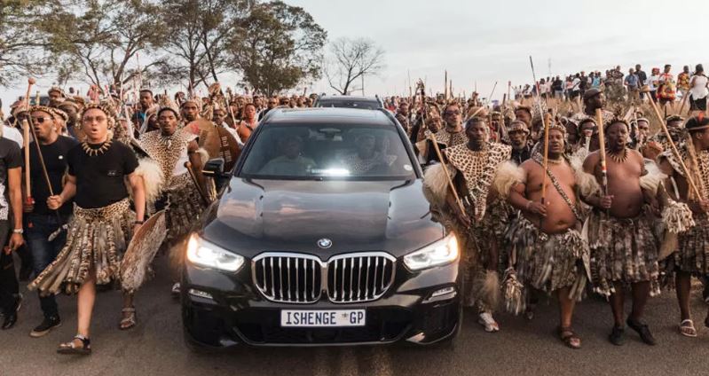 South Africans troop to Ulundi for Buthelezi's funeral