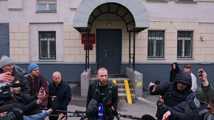 NATO condemns detention of US journalist in Russia