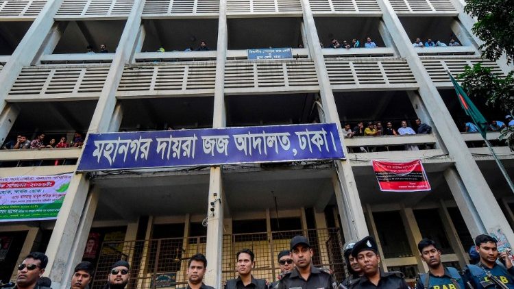 Islamists sentenced to death in Bangladesh