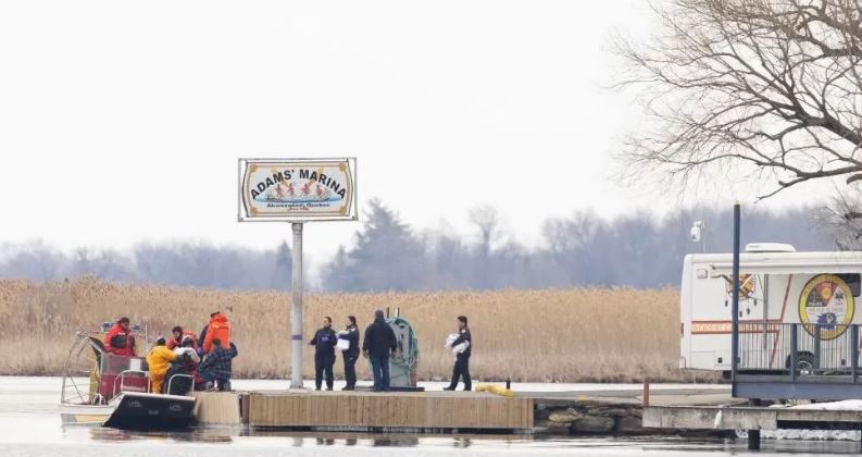 US-Canada border: Eight bodies recovered in St Lawrence River