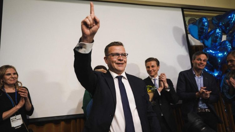 Finnish conservative leader wins elections