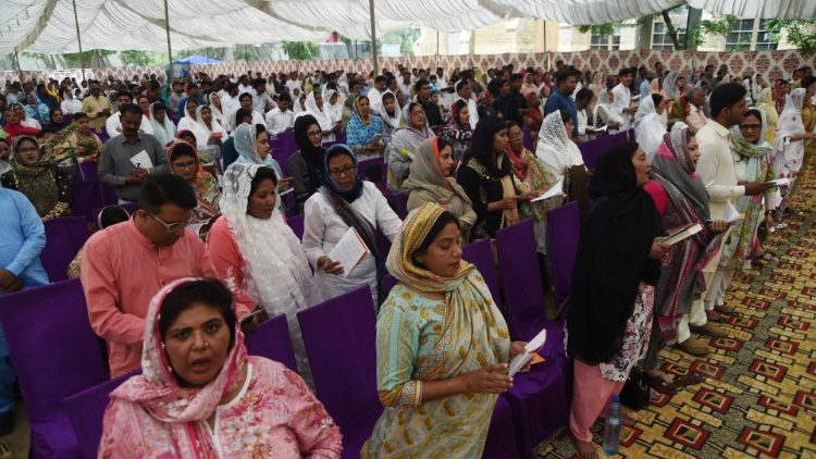 Religious leaders in Pakistan condemn brutal murder of young Christian