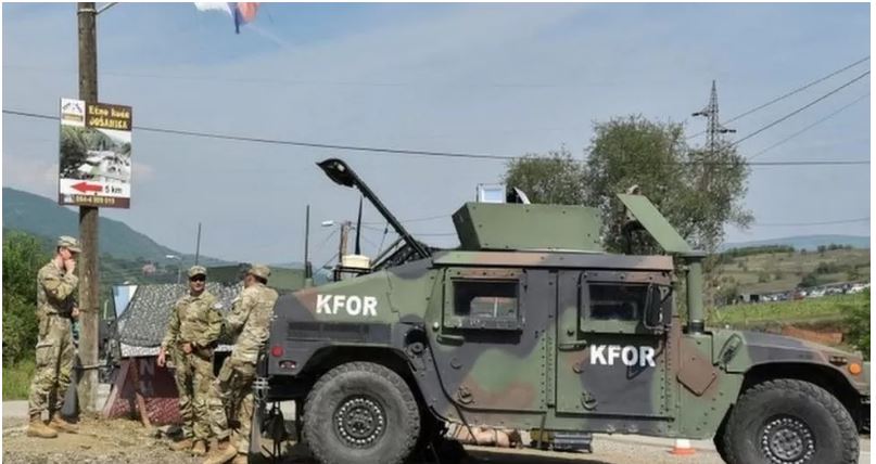 As tension rises US urges Serbia to withdraw troops from Kosovo border