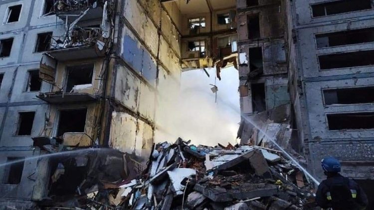 At least 17 people have been killed by Russian shelling of a residential area in Zaporizhzhia