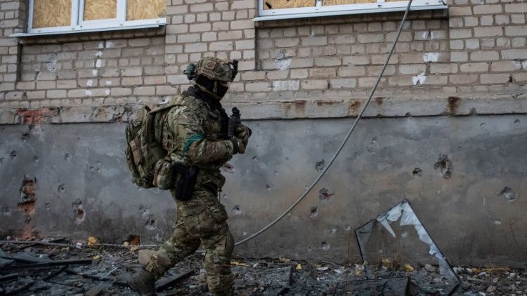 Heavy fighting reported around the devastated Ukrainian city of Bakhmut