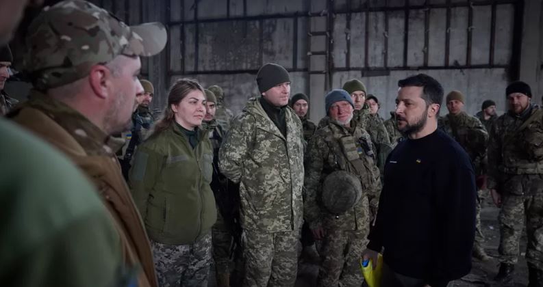 Ukraine-Russia war: Zelensky pays visit to front line 