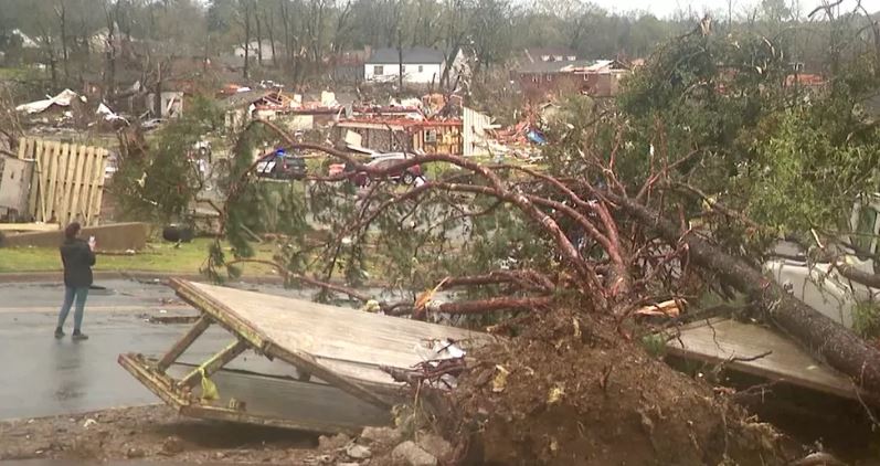 Tornadoe: At least four persons have died and dozens injured in US